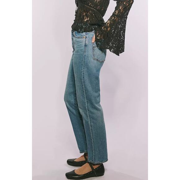 Free People x Levi's Wedgie Straight Jeans Size 26x28 NWT - Picture 3 of 5